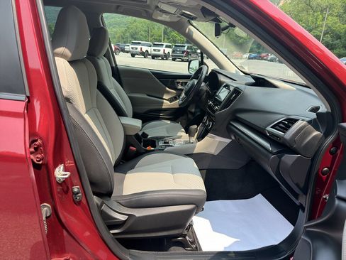 Used 2022 Subaru Forester Premium AWD/4WD image 22