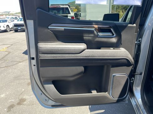 Used 2025 Chevrolet Silverado 1500 LT w/ Z71 Off-Road Package image 39