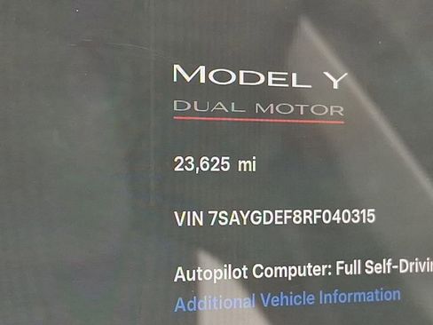 Used 2024 Tesla Model Y Performance image 23