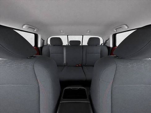 Used 2018 Toyota Tacoma SR5 RWD image 19