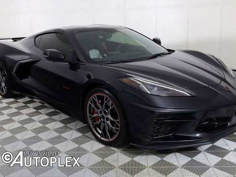 Used 2023 Chevrolet Corvette Stingray Premium Cpe w/ Z51 Performance Package RWD image 3