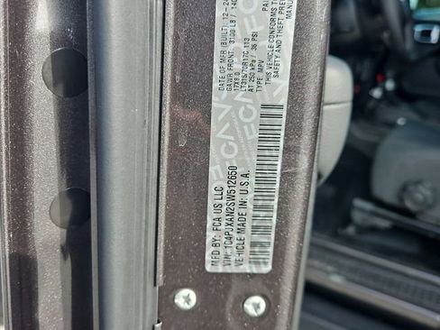 Used 2025 Jeep Wrangler Sport AWD/4WD image 26