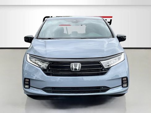 Used 2023 Honda Odyssey Sport image 2