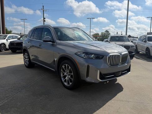 Certified 2024 BMW X5 sDrive40i w/ Premium Package RWD image 3