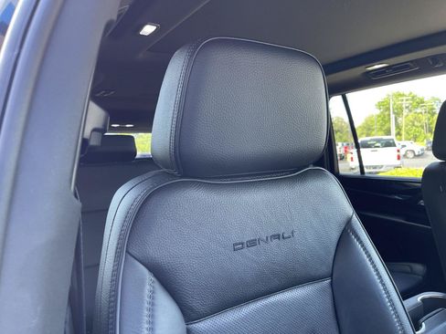 Used 2022 GMC Yukon XL Denali AWD/4WD image 36