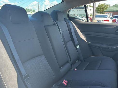 Used 2025 Nissan Altima 2.5 SV FWD image 22