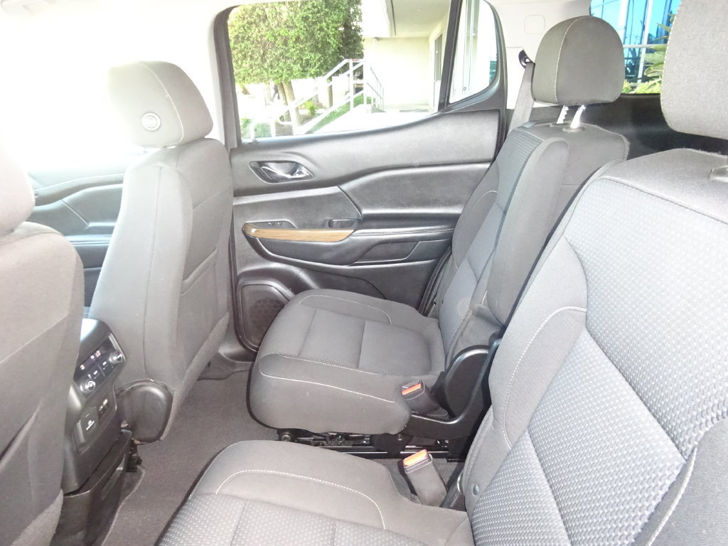 Certified 2021 GMC Acadia SLE w/ Driver Convenience Package FWD image 19