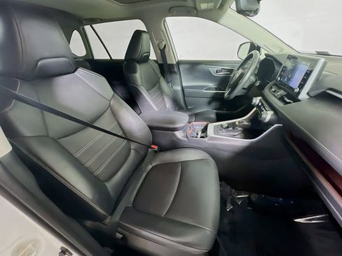 Used 2020 Toyota RAV4 Limited AWD/4WD image 24