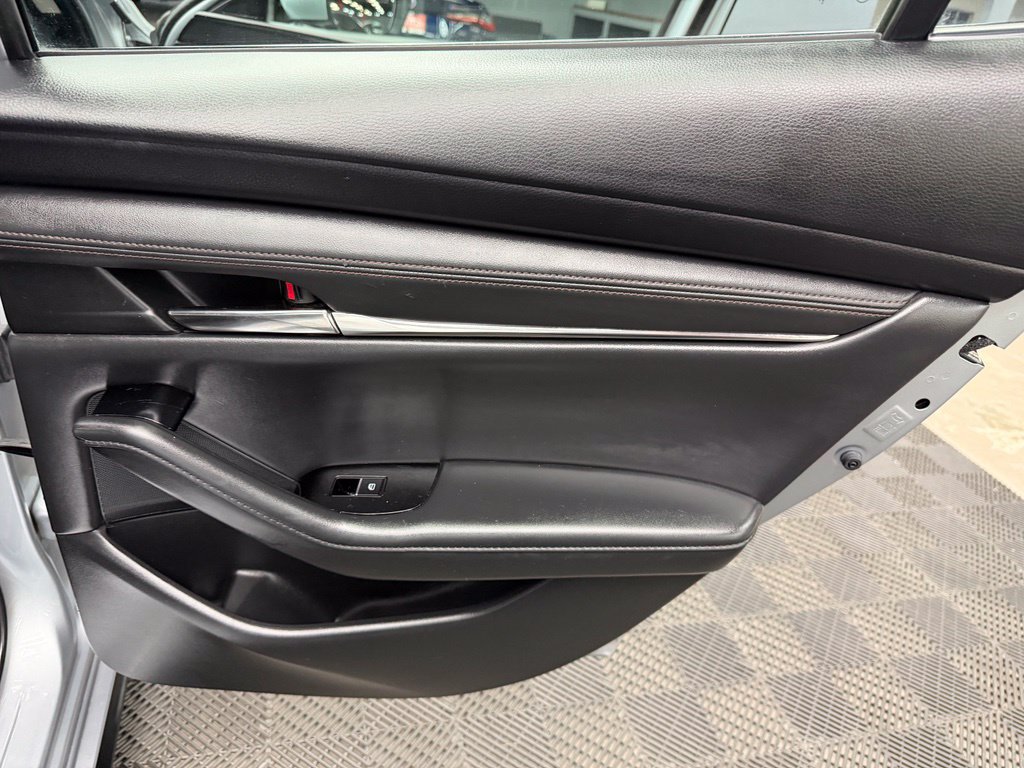 Used 2020 MAZDA MAZDA3 Sedan w/ Preferred Package FWD image 47