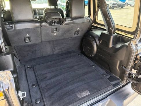 Used 2020 Jeep Wrangler Unlimited Sahara AWD/4WD image 14