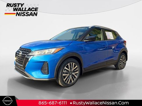 Used 2023 Nissan Kicks SV image 1