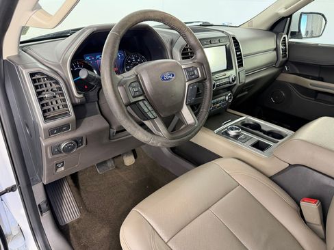 Used 2020 Ford Expedition XLT w/ Equipment Group 202A image 4