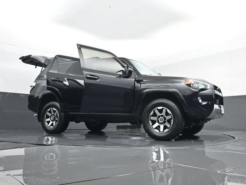 Used 2022 Toyota 4Runner TRD Off-Road Premium AWD/4WD image 34