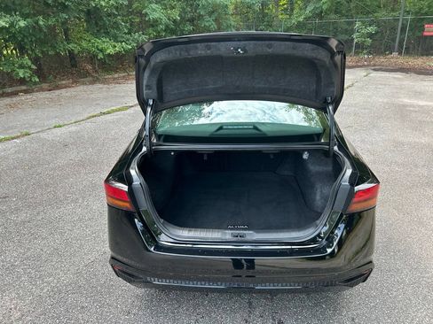 Used 2024 Nissan Altima 2.5 SV FWD image 30