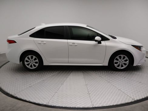 Used 2025 Toyota Corolla LE w/ Convenience Package image 7