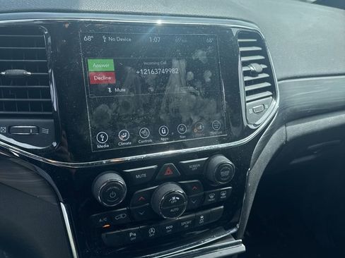 Used 2021 Jeep Grand Cherokee Laredo X AWD/4WD image 5