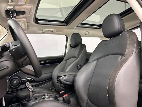 Used 2023 MINI Cooper SE image 15