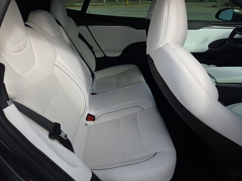 Used 2022 Tesla Model S Plaid image 30