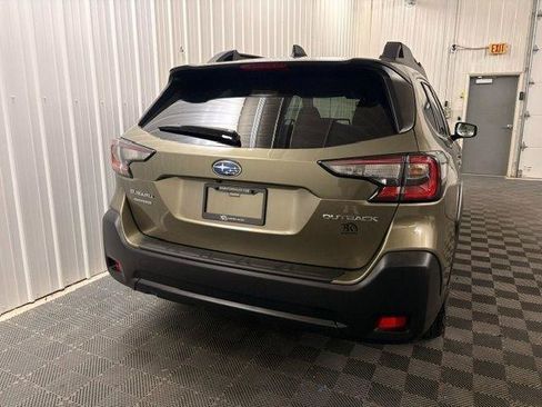 Used 2025 Subaru Outback Premium AWD/4WD image 24