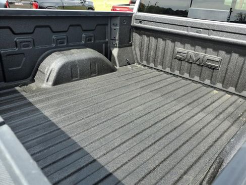 Used 2025 GMC Sierra 1500 AT4 w/ AT4 Premium Package AWD/4WD image 16
