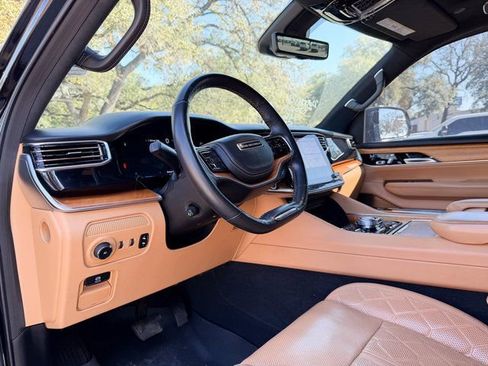 Used 2022 Jeep Grand Wagoneer Series III image 7