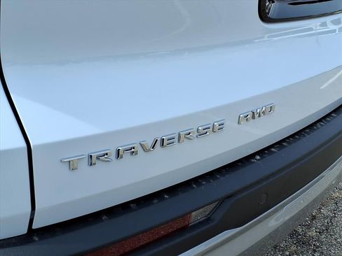 New 2026 Chevrolet Traverse LT w/ Driver Confidence Package AWD/4WD image 8