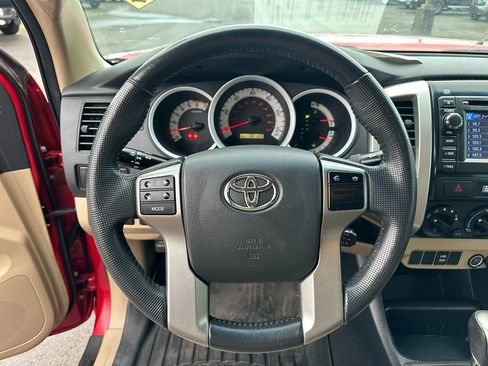 Used 2013 Toyota Tacoma PreRunner w/ SR5 Pkg image 19