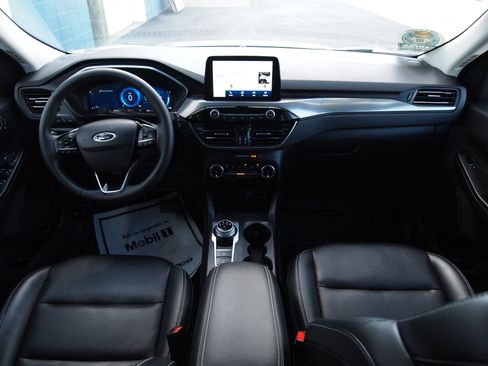 Used 2022 Ford Escape Titanium image 28