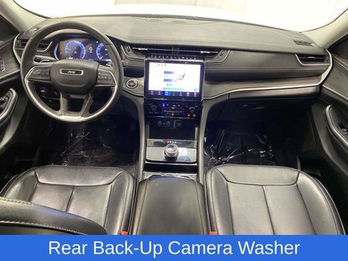 Used 2023 Jeep Grand Cherokee Limited w/ Luxury Tech Group II image 11