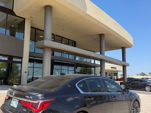 Used 2018 Acura RLX w/ Technology Package FWD image 2