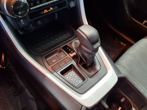 Certified 2025 Toyota RAV4 XLE FWD image 24