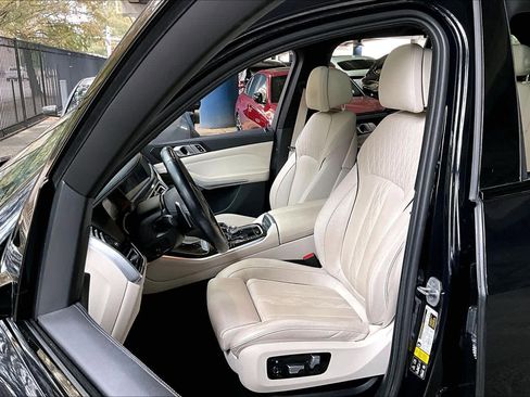 Used 2023 BMW X5 M50i w/ Executive Package image 7