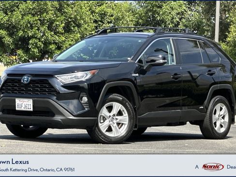 Used 2021 Toyota RAV4 XLE AWD/4WD image 1