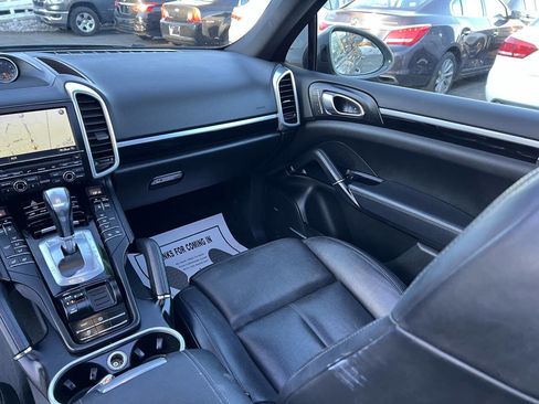 Used 2016 Porsche Cayenne S w/ Premium Package image 26
