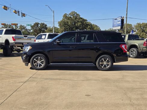 Used 2019 Ford Expedition XLT w/ Equipment Group 202A image 3