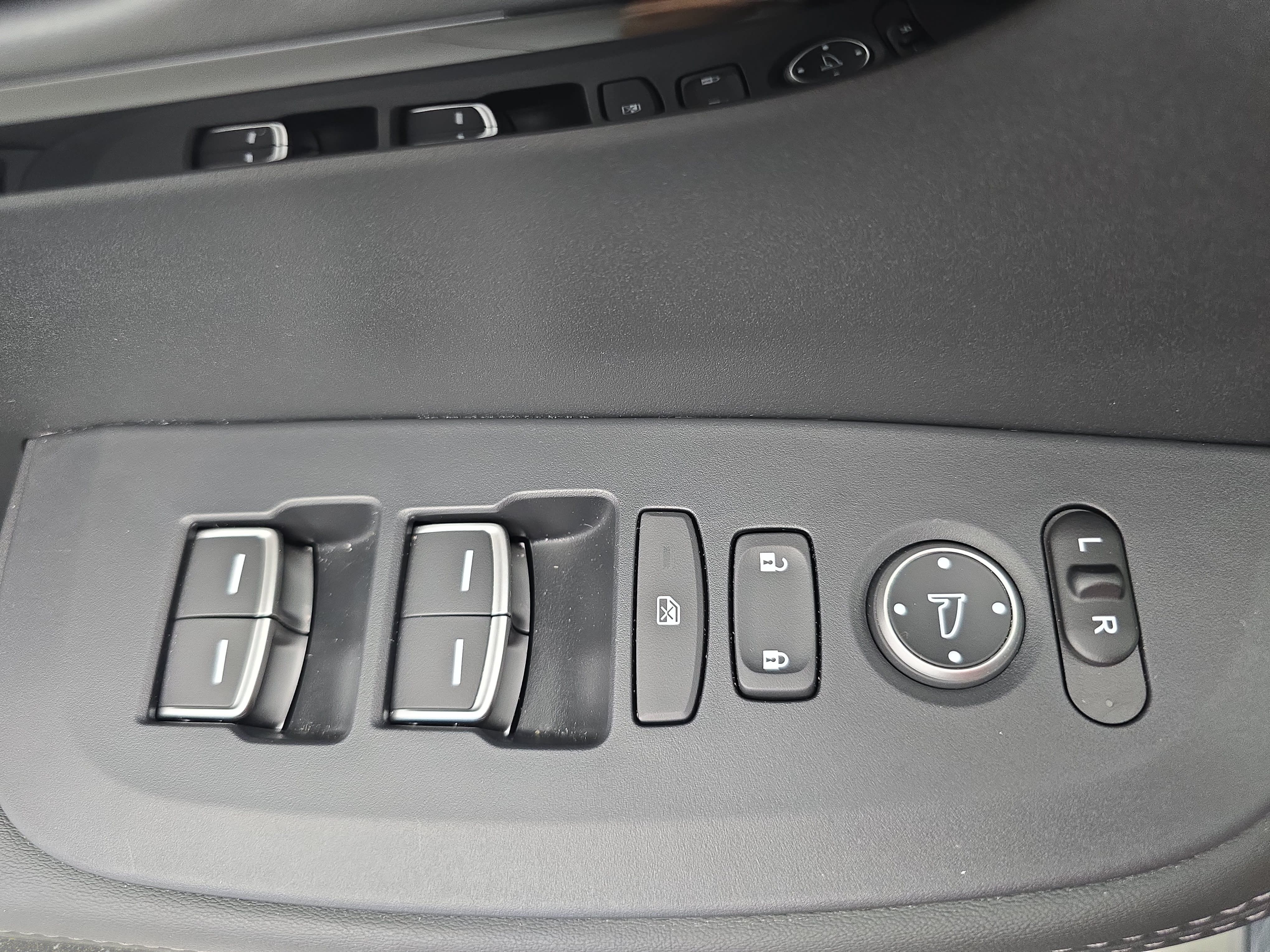 Certified 2025 Acura ADX FWD image 27