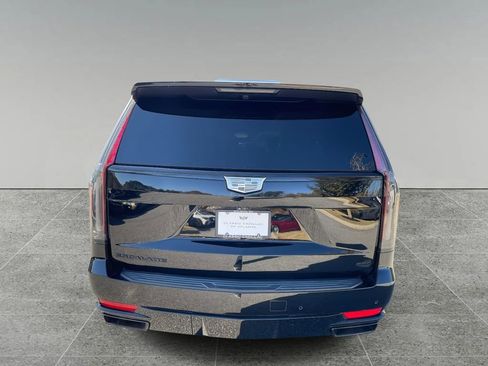 Used 2022 Cadillac Escalade Sport Platinum image 4