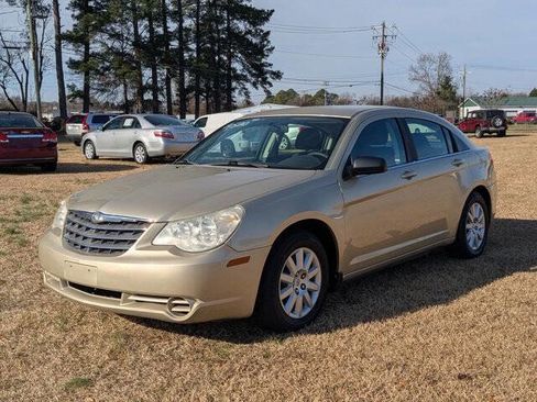 Used 2010 Chrysler Sebring Touring image 7
