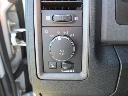 Used 2018 RAM 1500 Express image 5