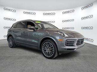 Used 2023 Porsche Cayenne video 1