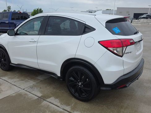 Used 2021 Honda HR-V Sport image 3