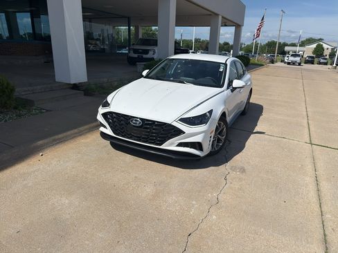 Used 2023 Hyundai Sonata SEL FWD image 2