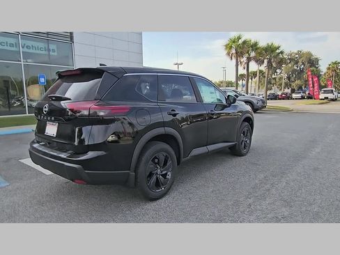 New 2026 Nissan Rogue SV FWD image 33