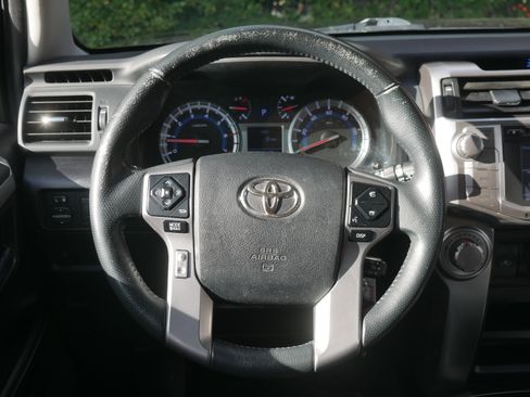 Used 2016 Toyota 4Runner SR5 Premium image 7