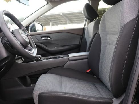 Used 2023 Nissan Rogue SV image 11