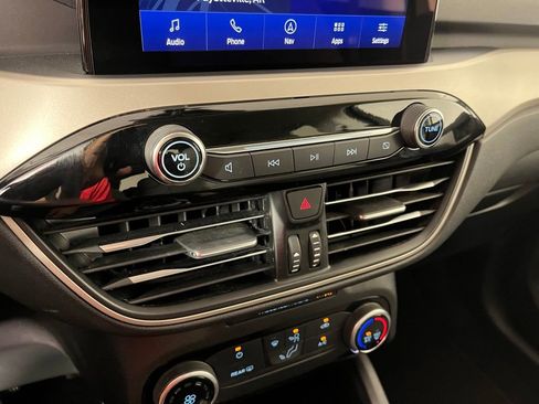 Used 2022 Ford Escape SE w/ SE Sport Appearance Package FWD image 29
