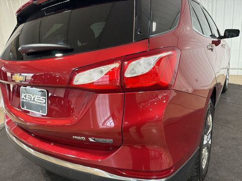 Used 2018 Chevrolet Equinox Premier image 16