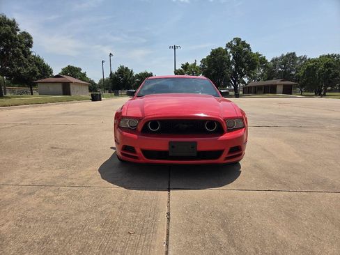 Used 2013 Ford Mustang Coupe RWD image 4