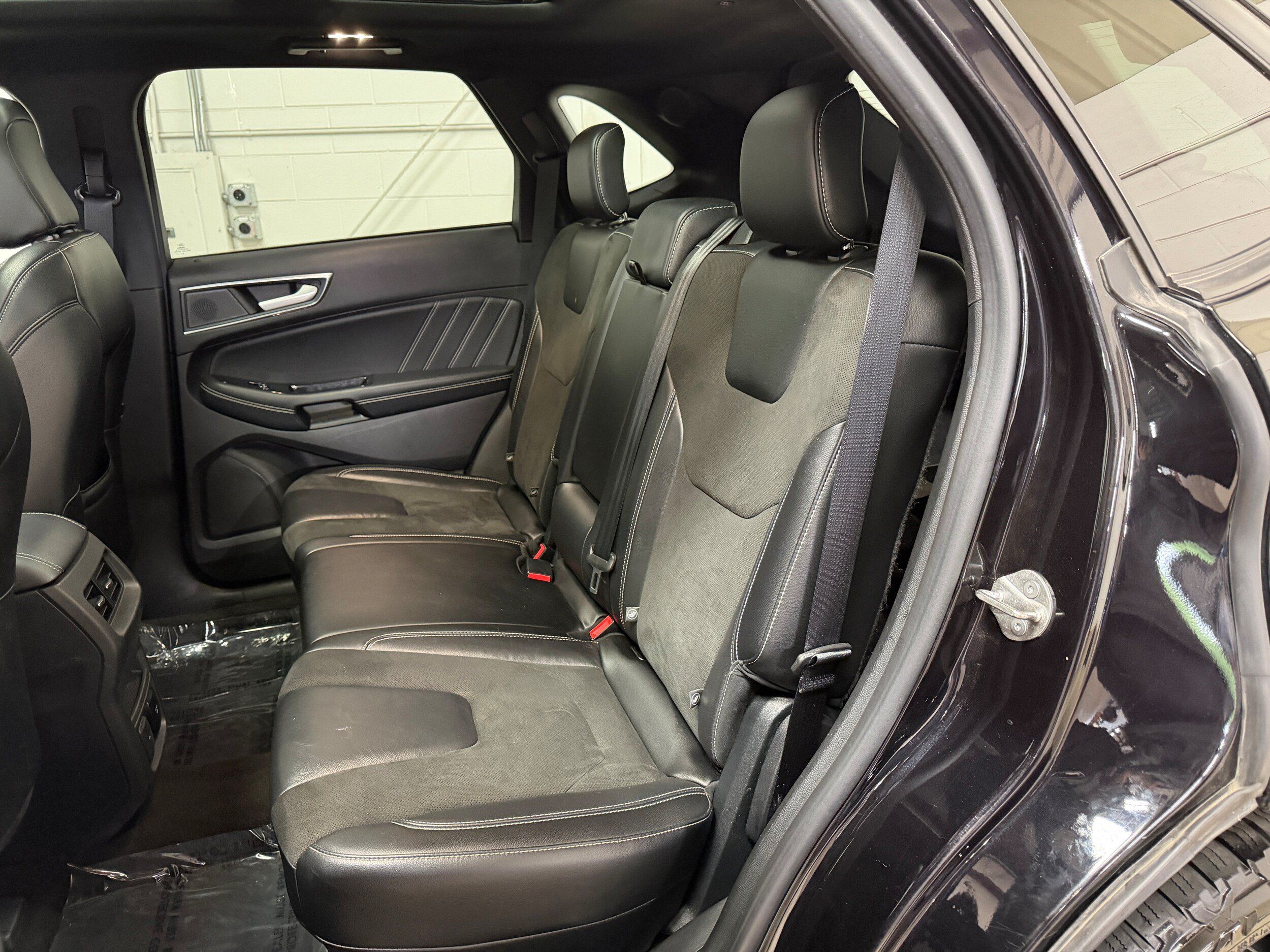 Certified 2020 Ford Edge ST w/ Cold Weather Package AWD/4WD image 12