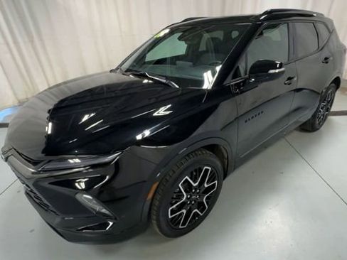Used 2025 Chevrolet Blazer RS w/ Driver Confidence II Package AWD/4WD image 4